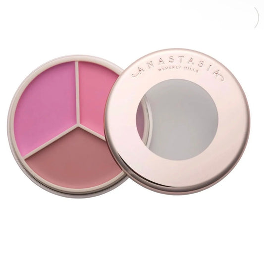Anastasia Beverly Hills  Magic Touch Cream Blush & Lip Trio in Pink - Cool-toned pink / Candy pink / Soft pink