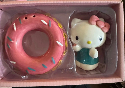 Hello Kitty Salt and Pepper Shaker
